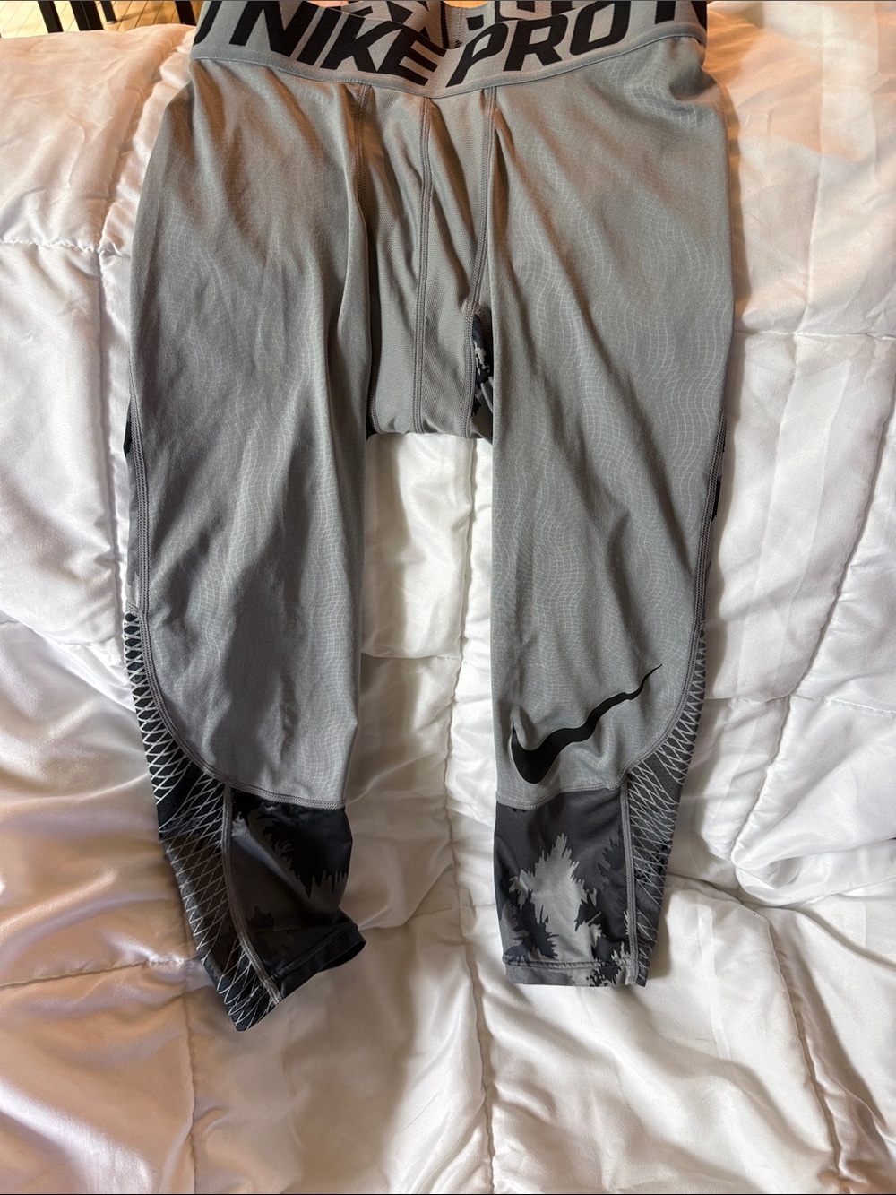 Nike Gray Performance Compression Tights with Black Accents - Mens Small - Picture 5 of 6